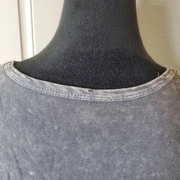 Caution to the Wind Distressed Gray Acid Wash Short Sleeve T-Shirt Size Medium - Picture 13 of 16